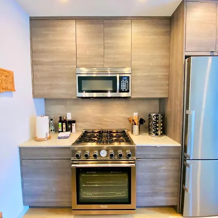 Modern Ballard Townhouse - 92 Walkscore & Rooftop!